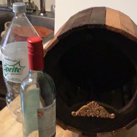 DIY kit, coke and wine barrel, family activity! - Picture 5 of 5